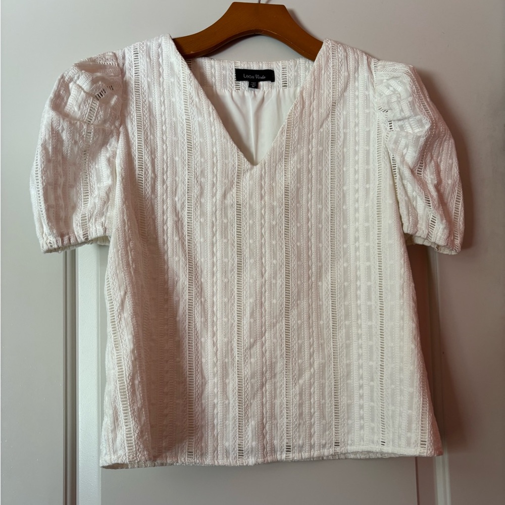LEA & VIOLA Women’s Medium White V-Neck Blouse